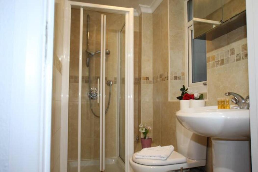 Apartasuites London Emerald Экстерьер фото